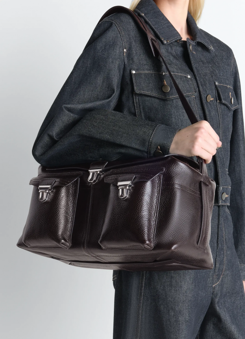 SAC DE WEEK-END EN CUIR VÉGÉTAL BRILLANT