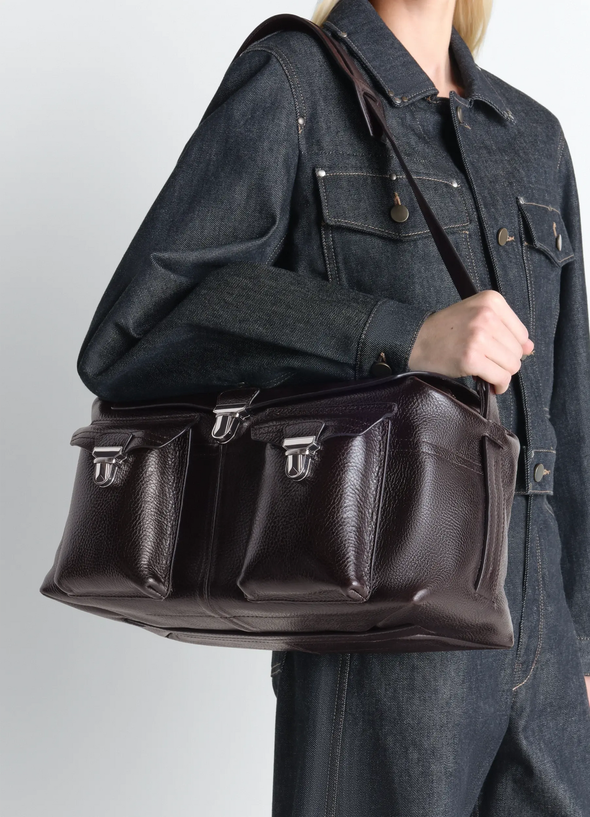 SAC DE WEEK-END EN CUIR VÉGÉTAL BRILLANT