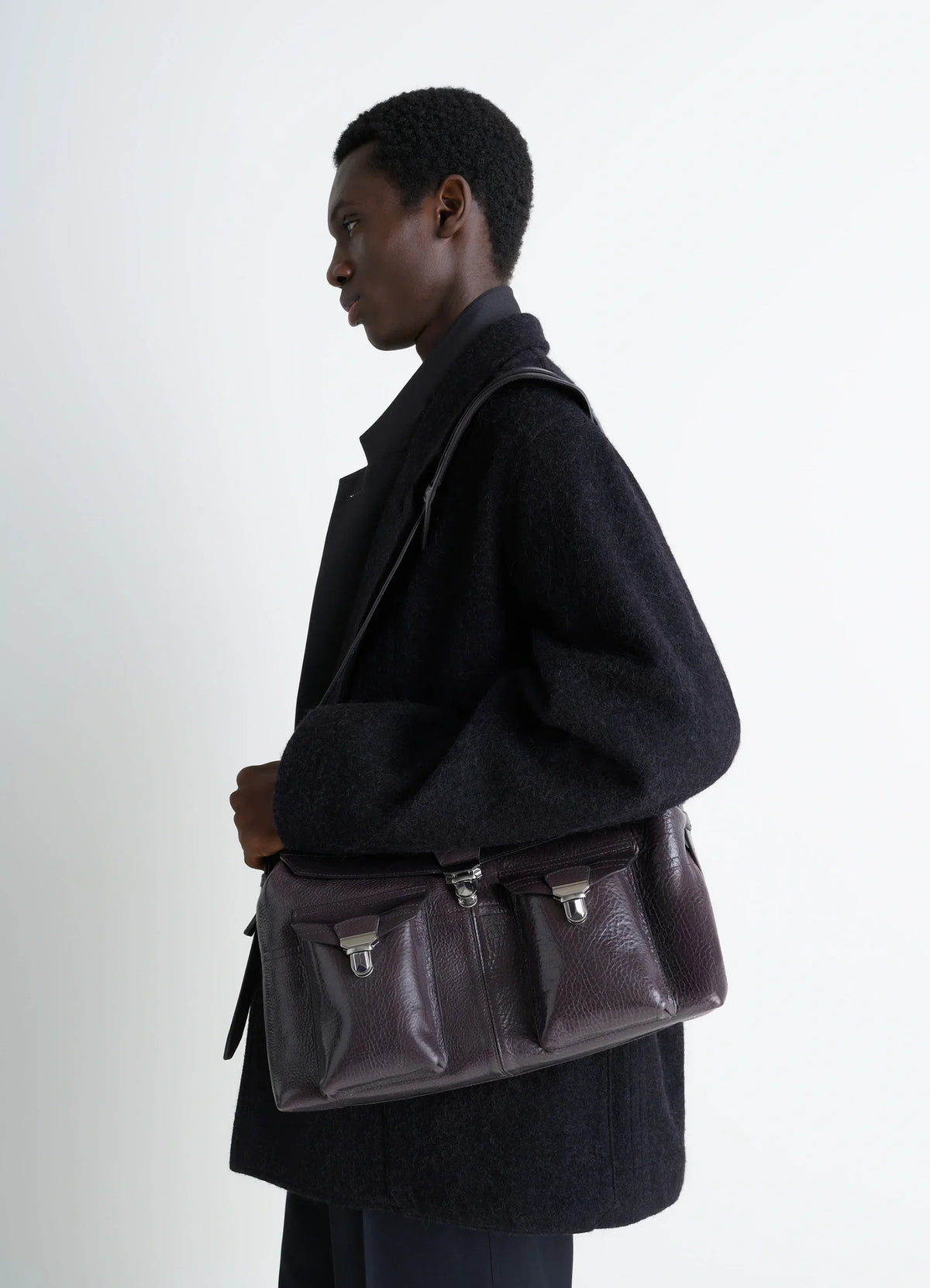 WEEK-END GEAR BAG IN GLOSSY VEGETABLE LEATHER