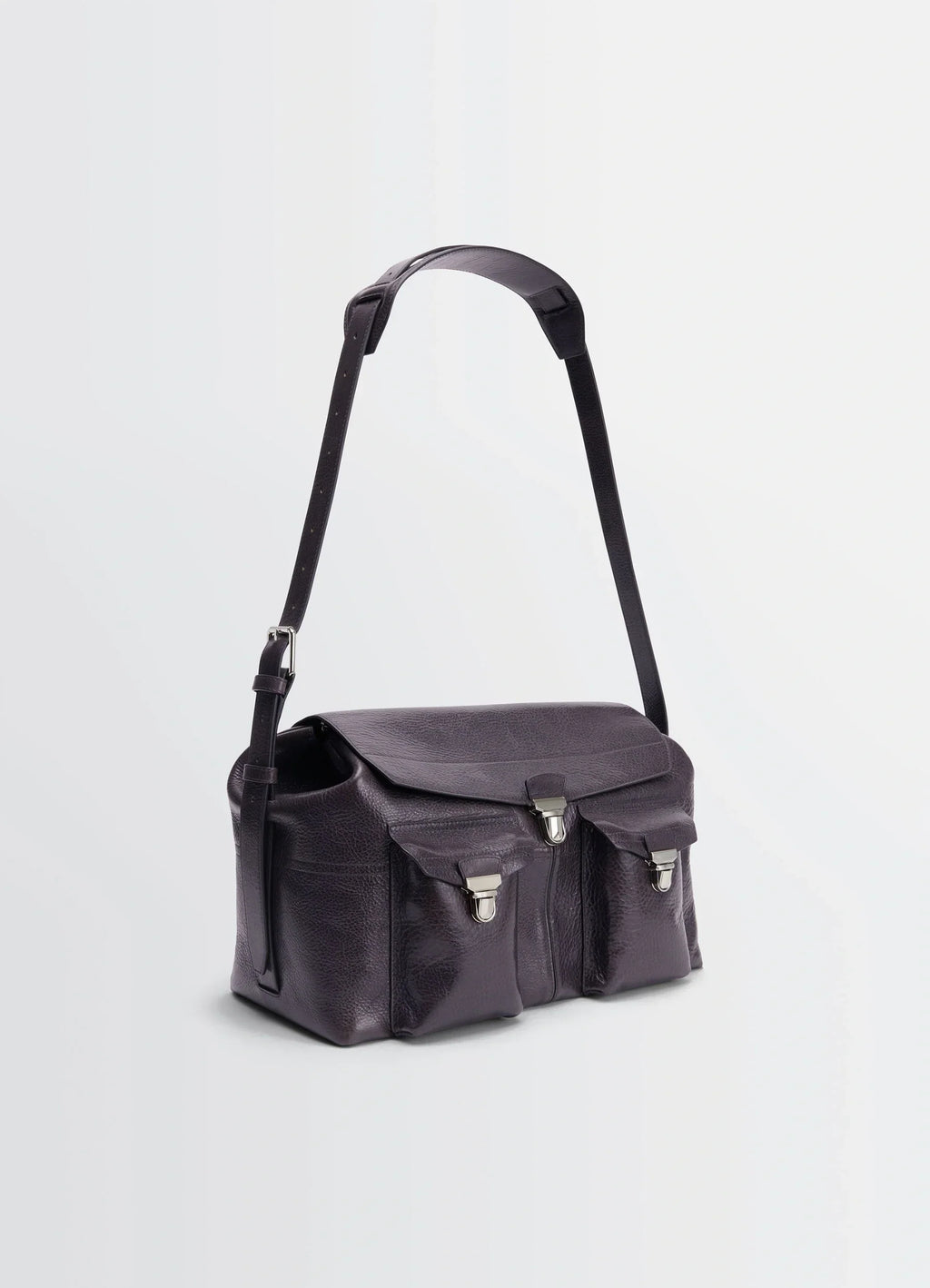 WEEK-END GEAR BAG IN GLOSSY VEGETABLE LEATHER