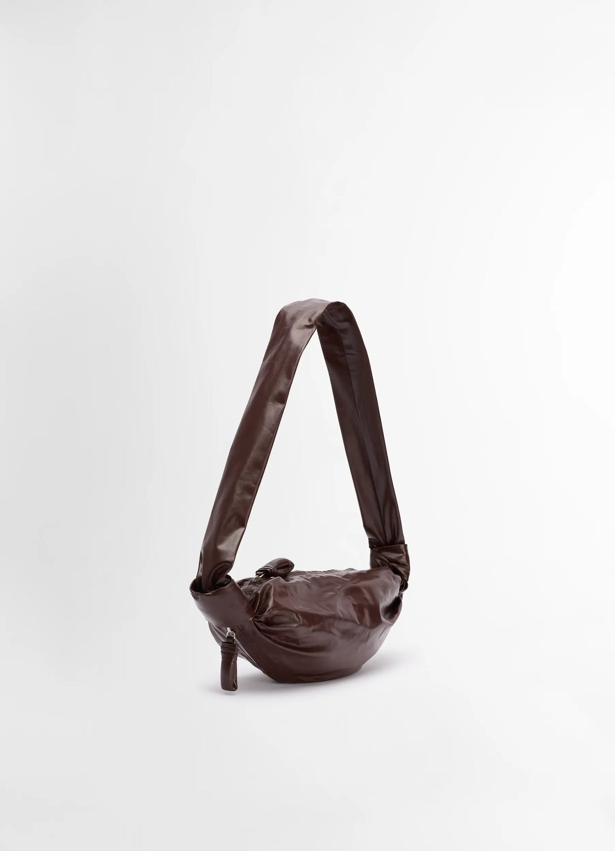 PETIT SAC CROISSANT SOUPLE EN CUIR PAPIER