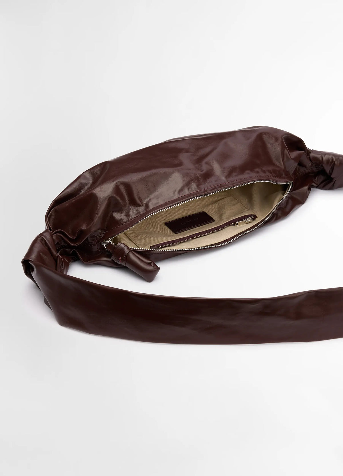 PETIT SAC CROISSANT SOUPLE EN CUIR PAPIER