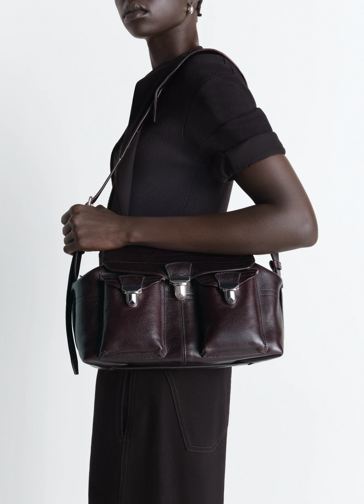 SAC DE VOYAGE MOYEN EN CUIR VÉGÉTAL BRILLANT