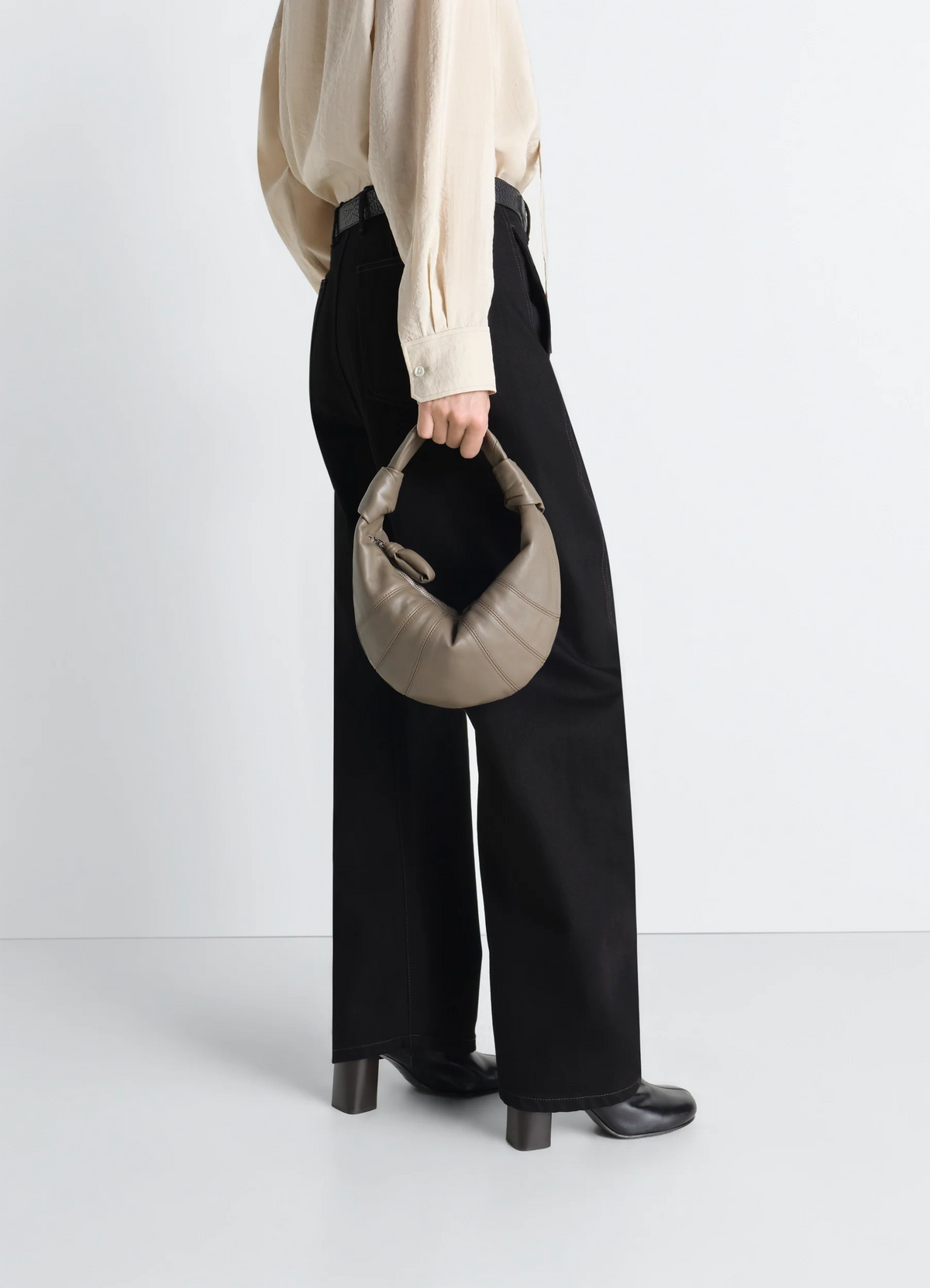 MINI SAC CROISSANT FORTUNE EN CUIR NAPA SOUPLE