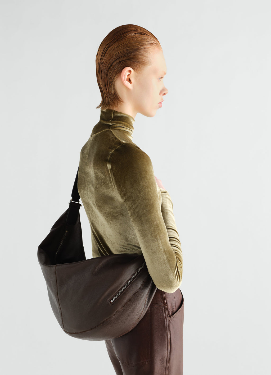 QUIVER CLIP BAG IN GRAINED BUFFALO LEATHER