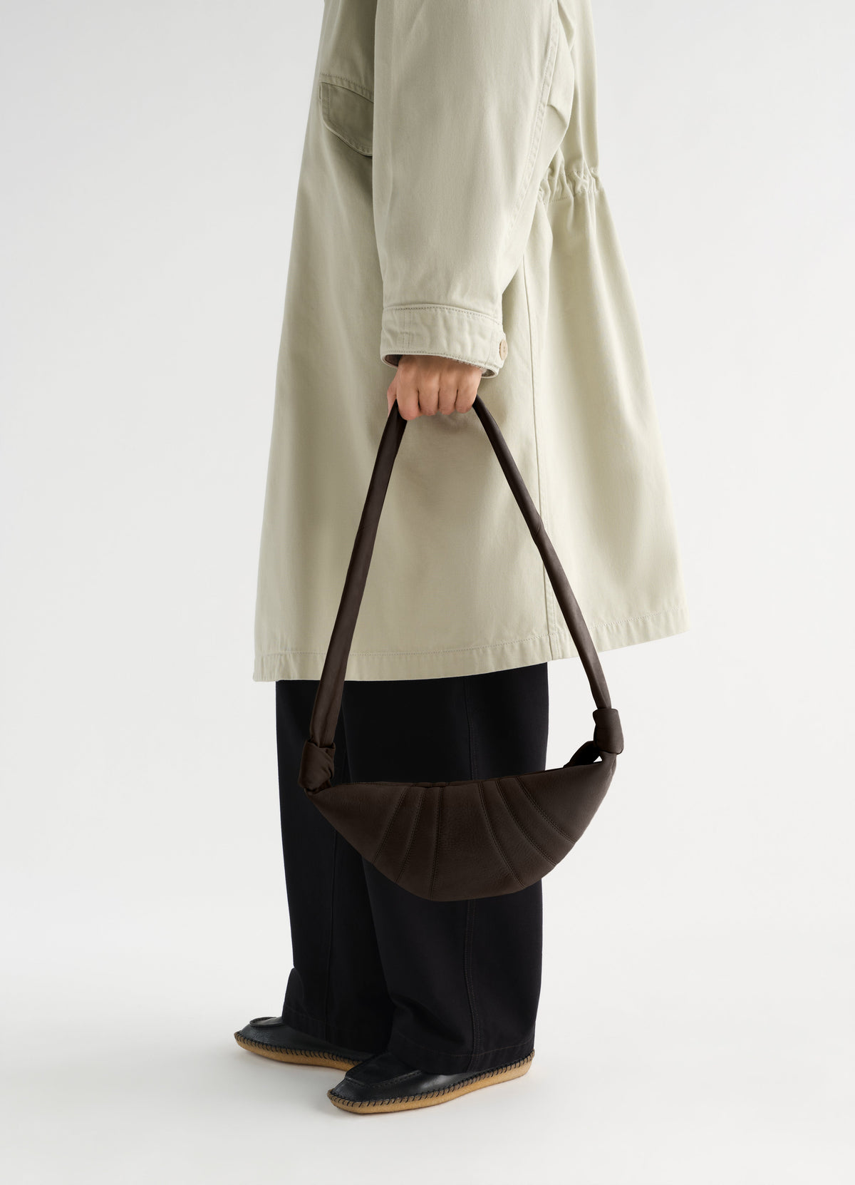 PETIT SAC CROISSANT EN CUIR NUBUCK D'ALPAGA
