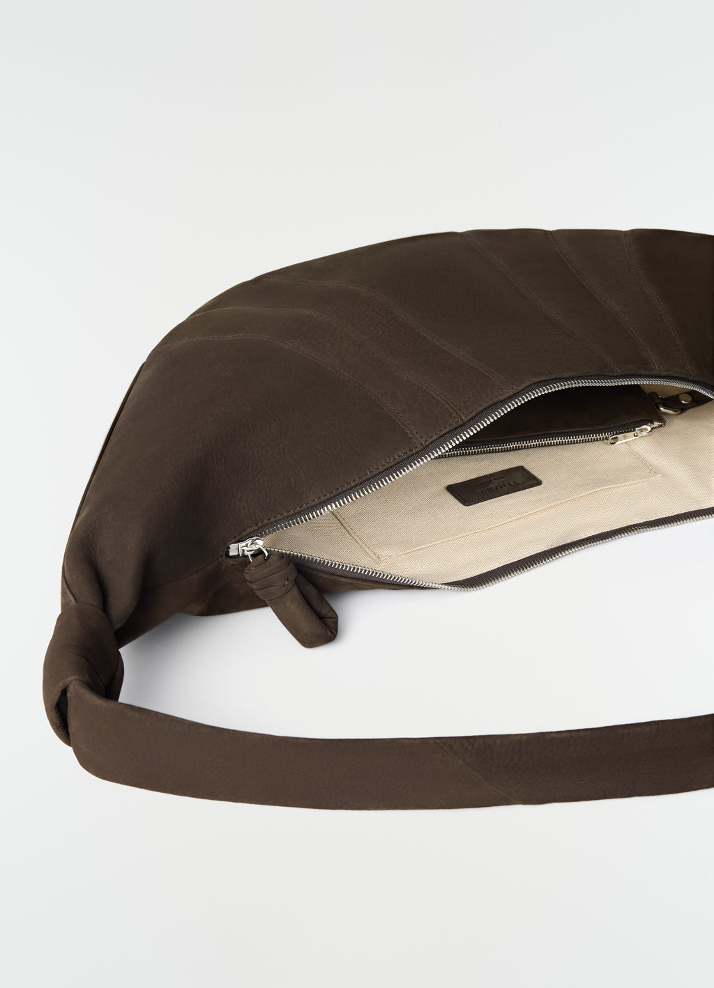 GRAND SAC CROISSANT EN CUIR NUBUCK D'ALPAGA