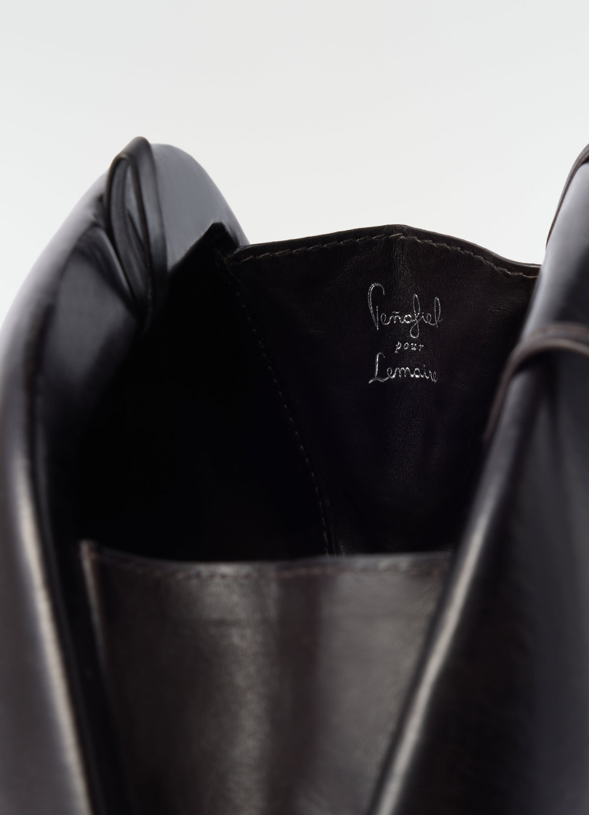 POCHETTE FESSES EN CUIR DE VEAU BÉBÉ