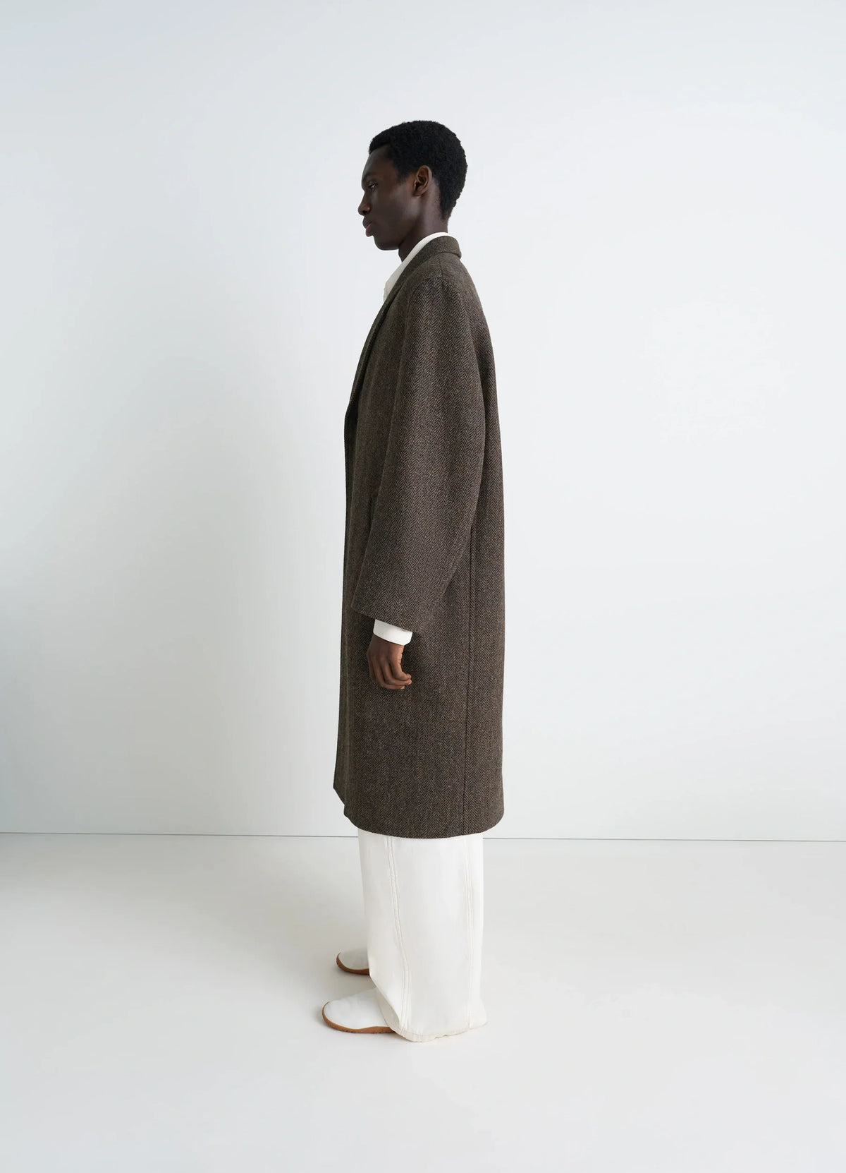 CHESTERFIELD COAT IN HARRIS TWEED HERRINGBONE