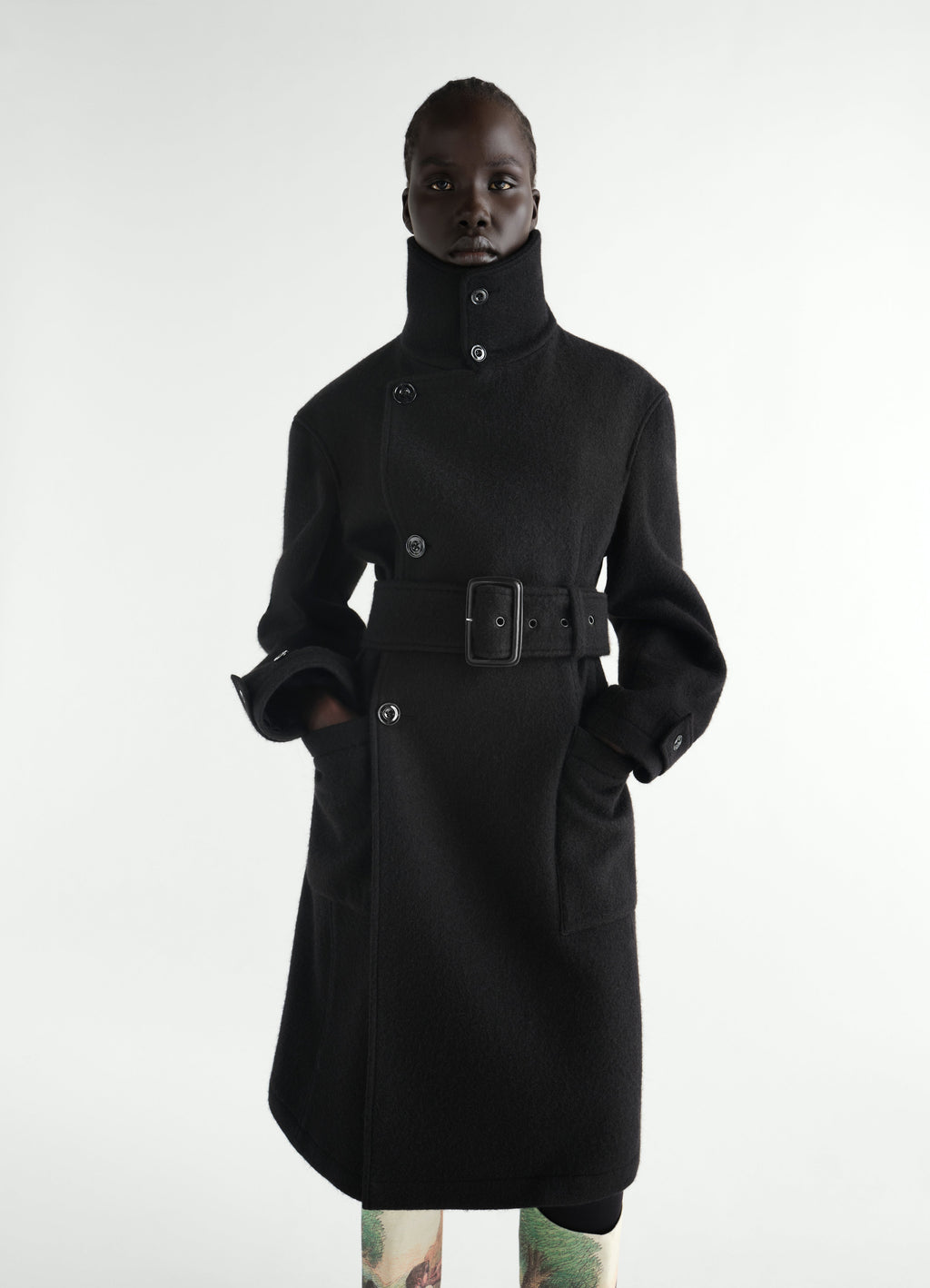 MANTEAU PORTEFEUILLE AJUSTÉ EN LAINE ET ALPAGA FEUTRÉS