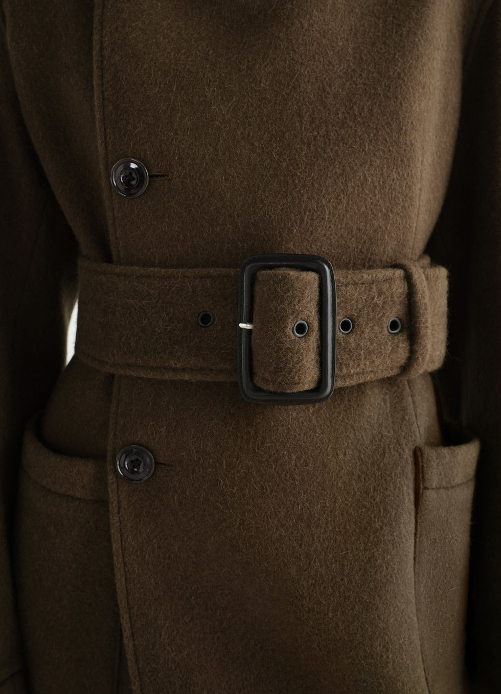 MANTEAU PORTEFEUILLE AJUSTÉ EN LAINE ET ALPAGA FEUTRÉS