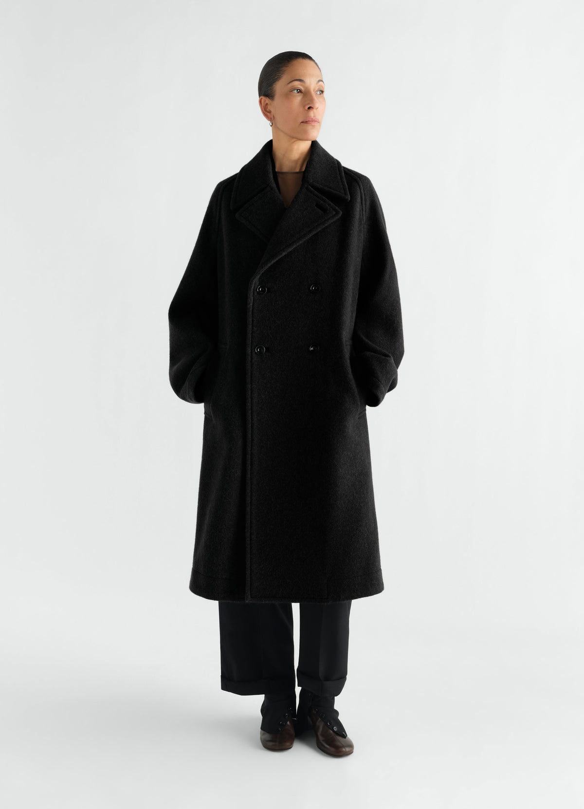 MANTEAU CROISÉ SOUPLE EN LAINE ET ALPAGA FEUTRÉS