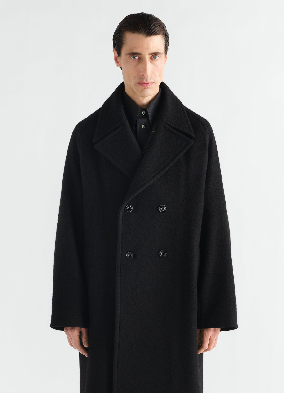 MANTEAU CROISÉ SOUPLE EN LAINE ET ALPAGA FEUTRÉS