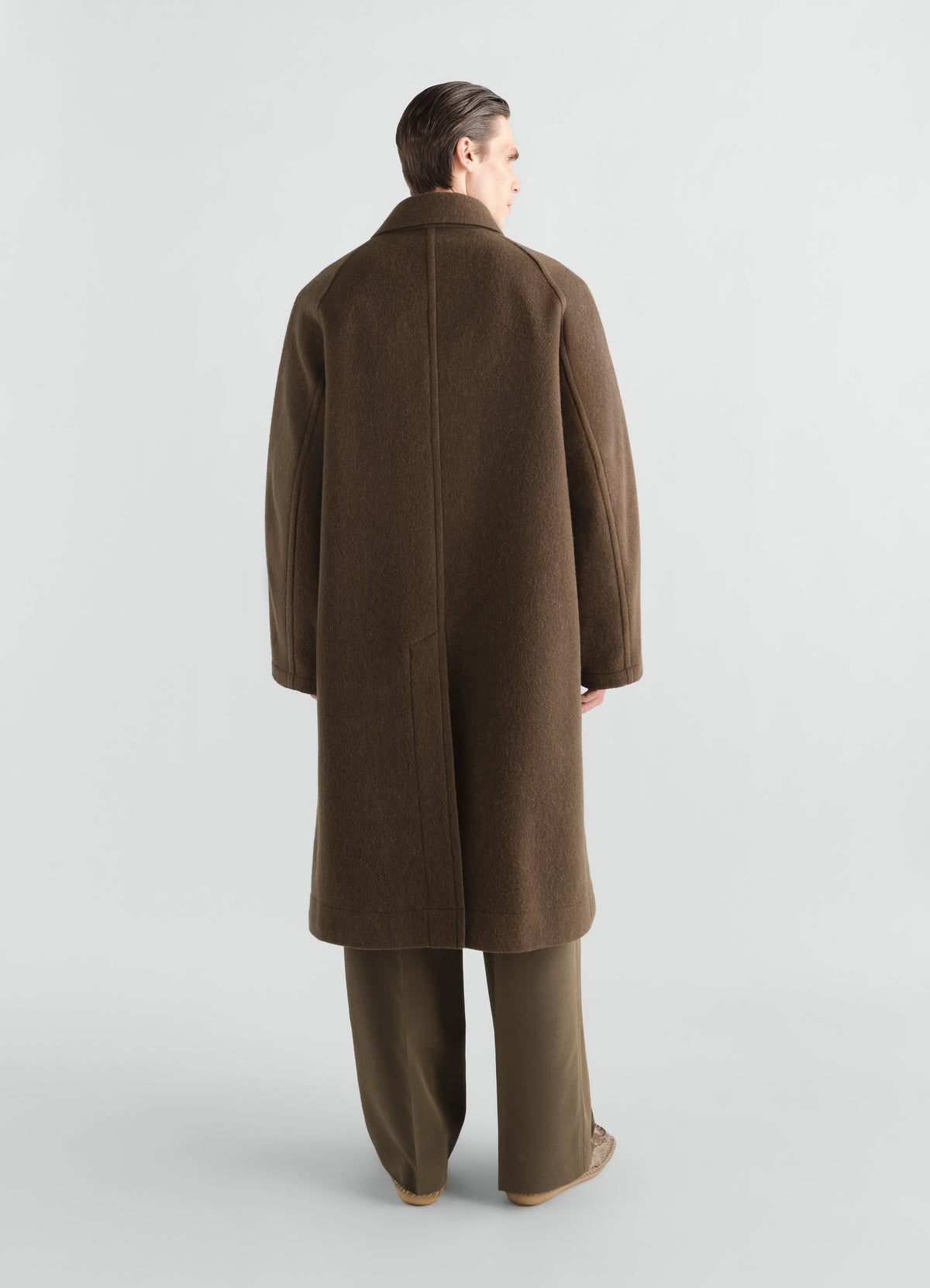 MANTEAU CROISÉ SOUPLE EN LAINE ET ALPAGA FEUTRÉS