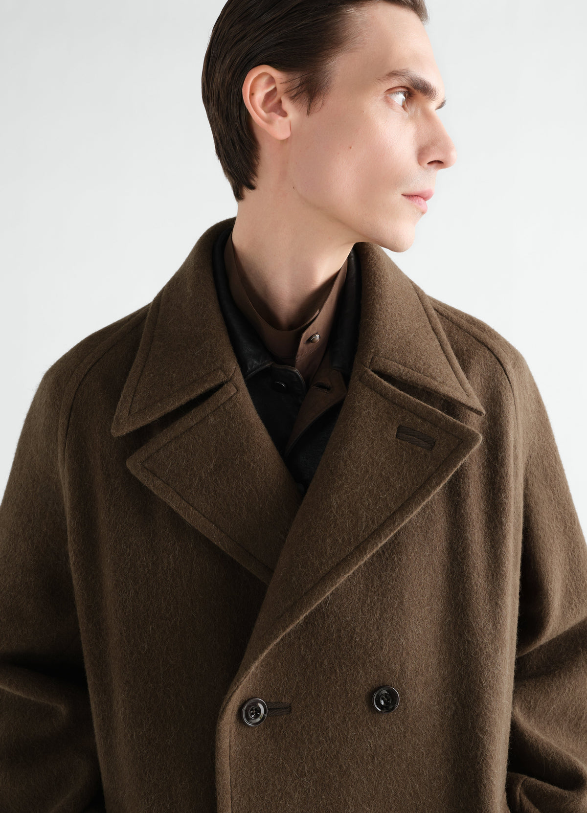 MANTEAU CROISÉ SOUPLE EN LAINE ET ALPAGA FEUTRÉS