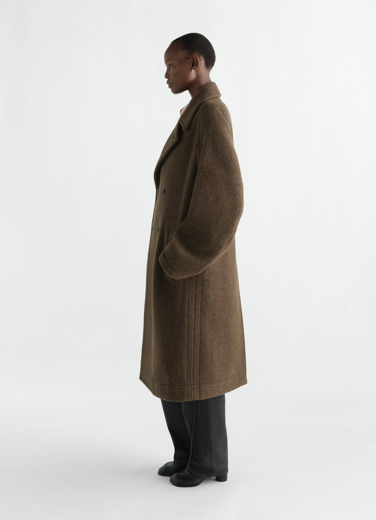 MANTEAU CROISÉ SOUPLE EN LAINE ET ALPAGA FEUTRÉS