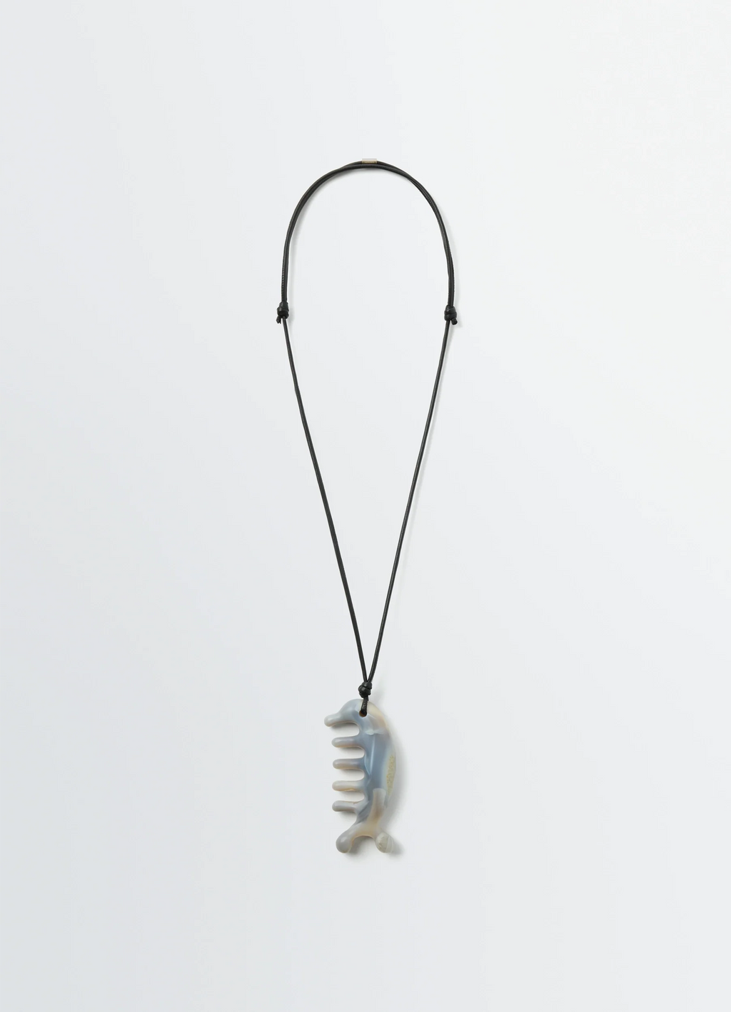 COLLIER GUA SHA BELUGA EN CUIR NAPPA ET AGATE