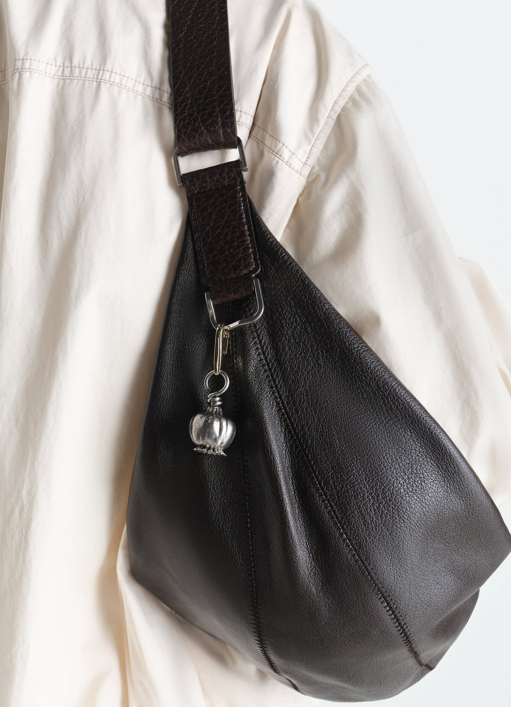 CHARM DE SAC MAXI THISTLE EN LAITON