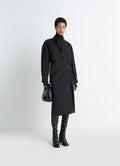 ROBE À COL DROIT ET TORSADÉE EN SOIE SÈCHE