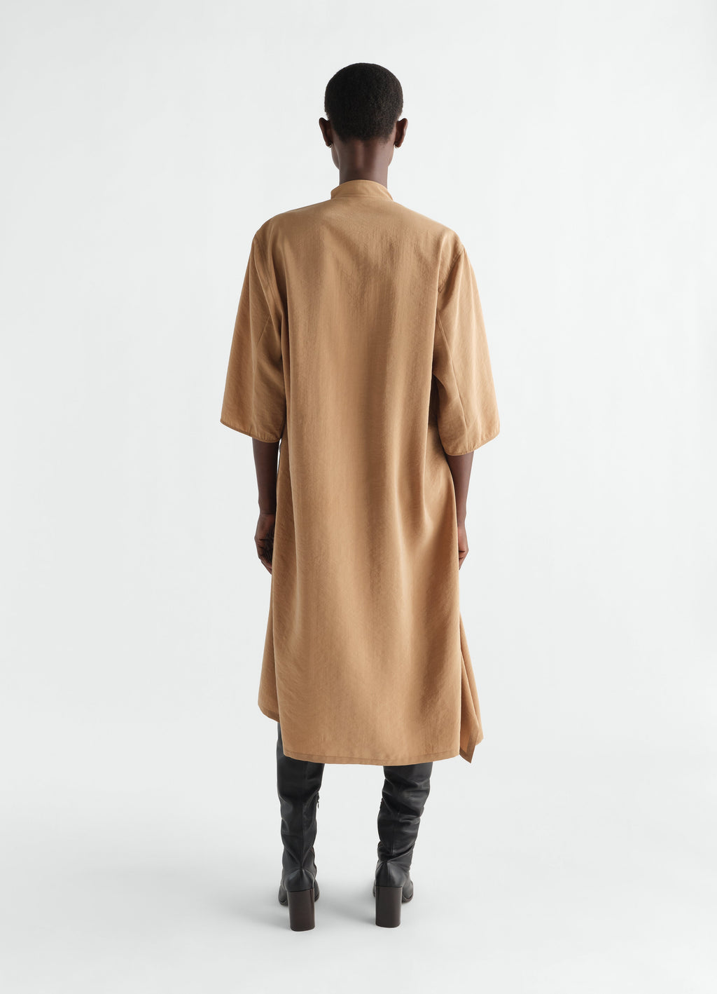 SOFT COLLAR DRESS IN DRY SILK
