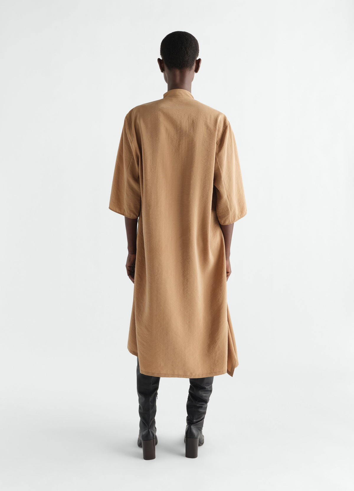 SOFT COLLAR DRESS IN DRY SILK