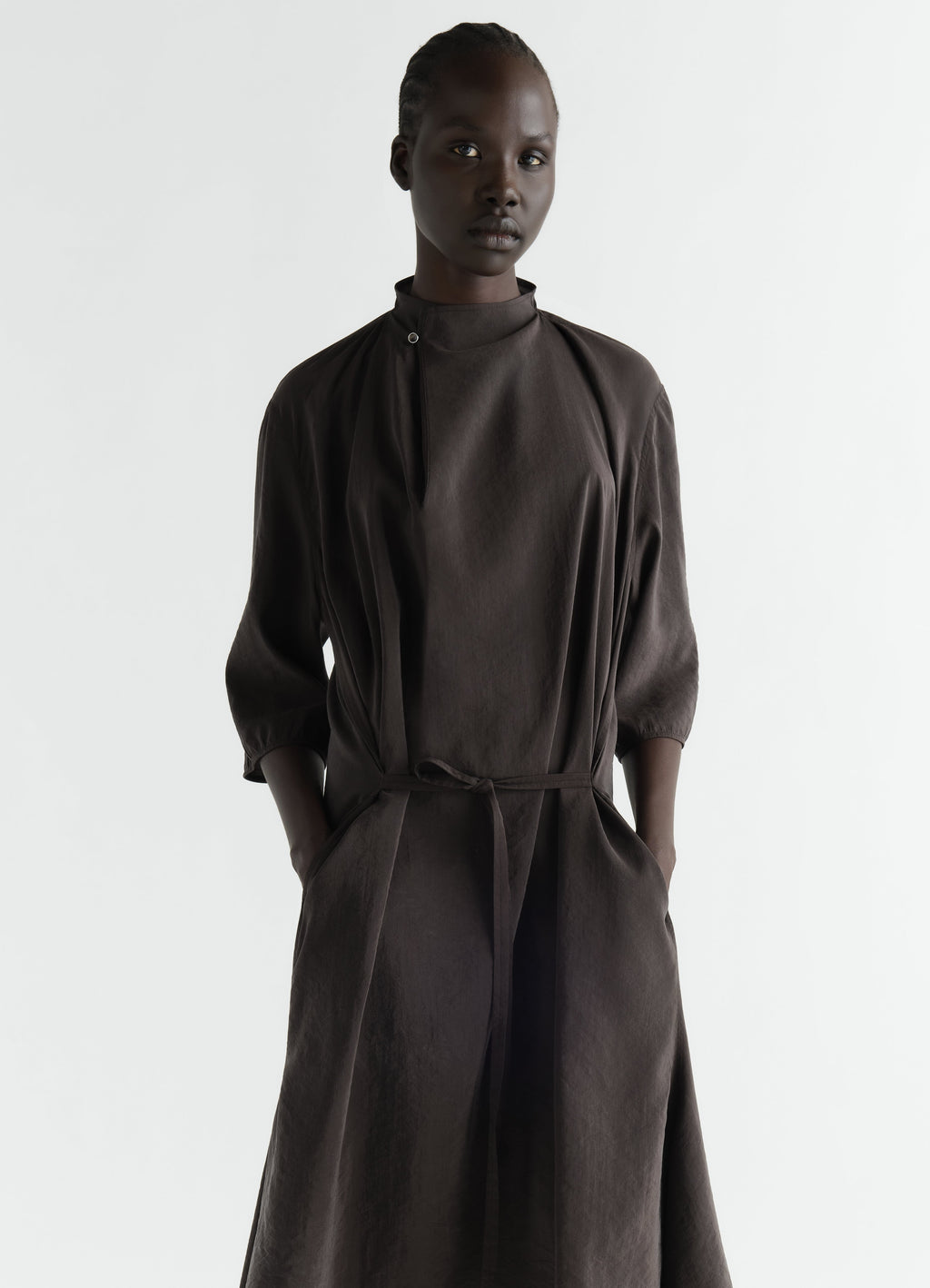 SOFT COLLAR DRESS IN DRY SILK