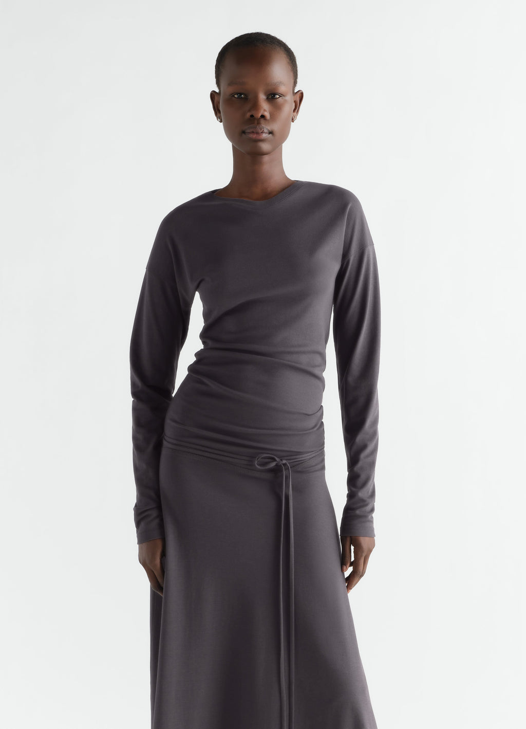 ROBE FLUIDE À MANCHES LONGUES EN JERSEY CRÊPE SOYEUX
