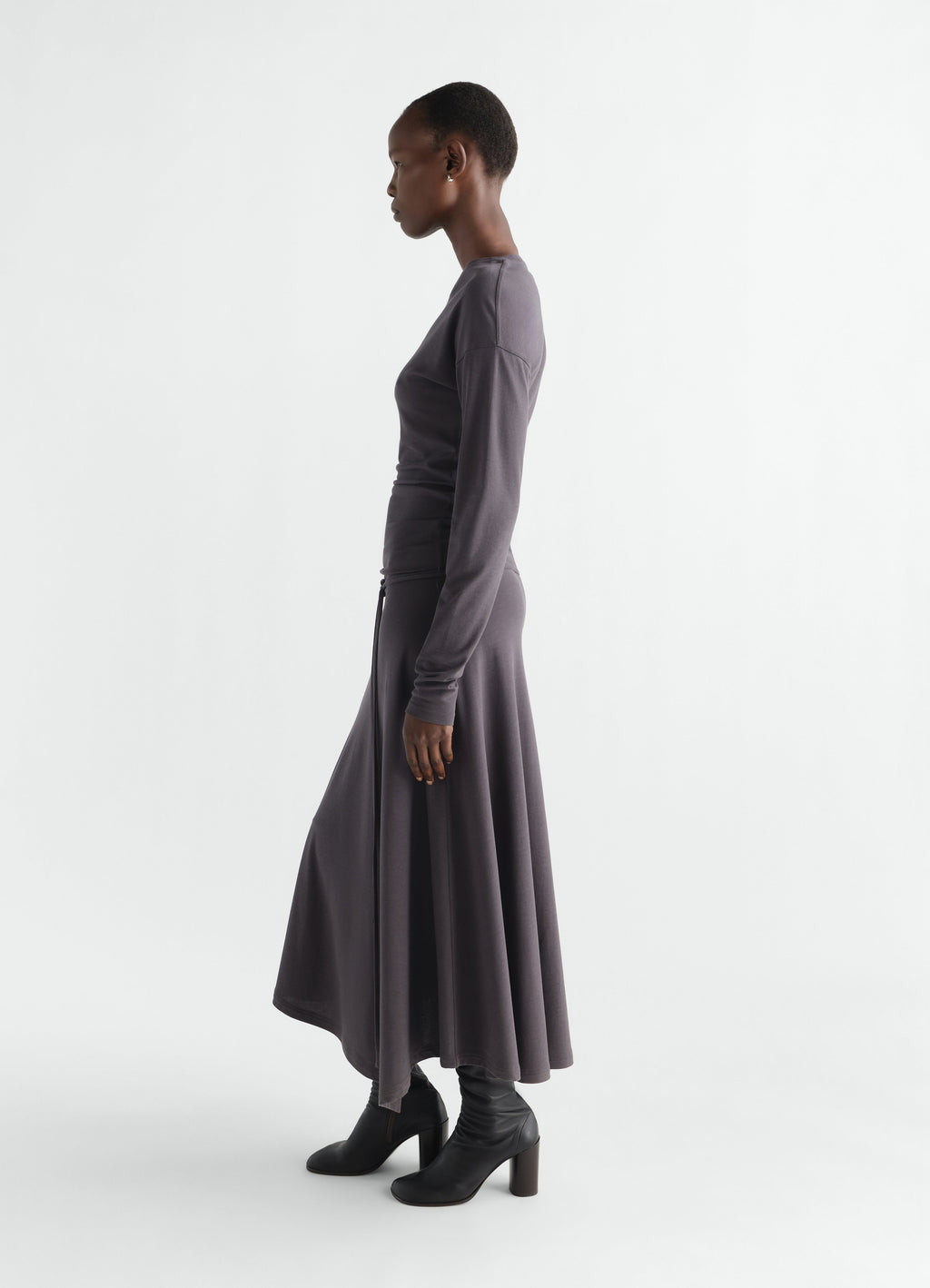 ROBE FLUIDE À MANCHES LONGUES EN JERSEY CRÊPE SOYEUX