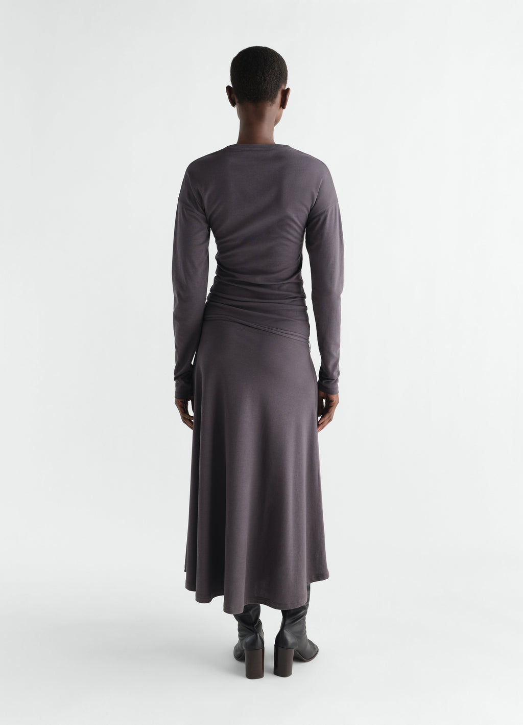 ROBE FLUIDE À MANCHES LONGUES EN JERSEY CRÊPE SOYEUX