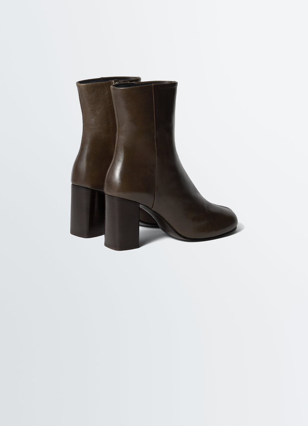 BOTTINES ANATOMIQUES À TALON DE 80 MM EN CUIR VÉGÉTAL BRILLANT