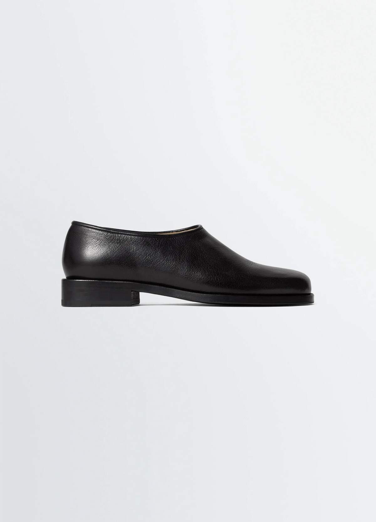 ANATOMIC SLIP ON IN SHINY LEATHER