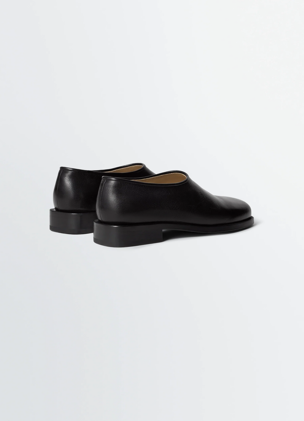 ANATOMIC SLIP ON IN SHINY LEATHER