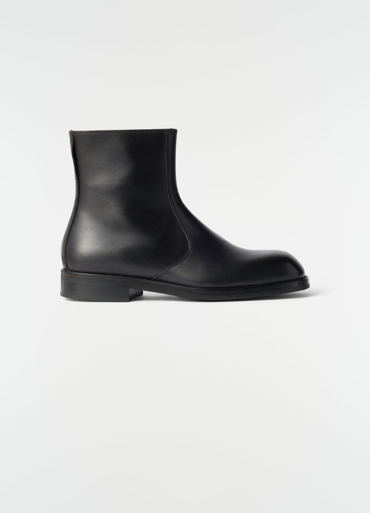 ZIPPED BOOTS IN SHINY VEGETABLE LEATHER