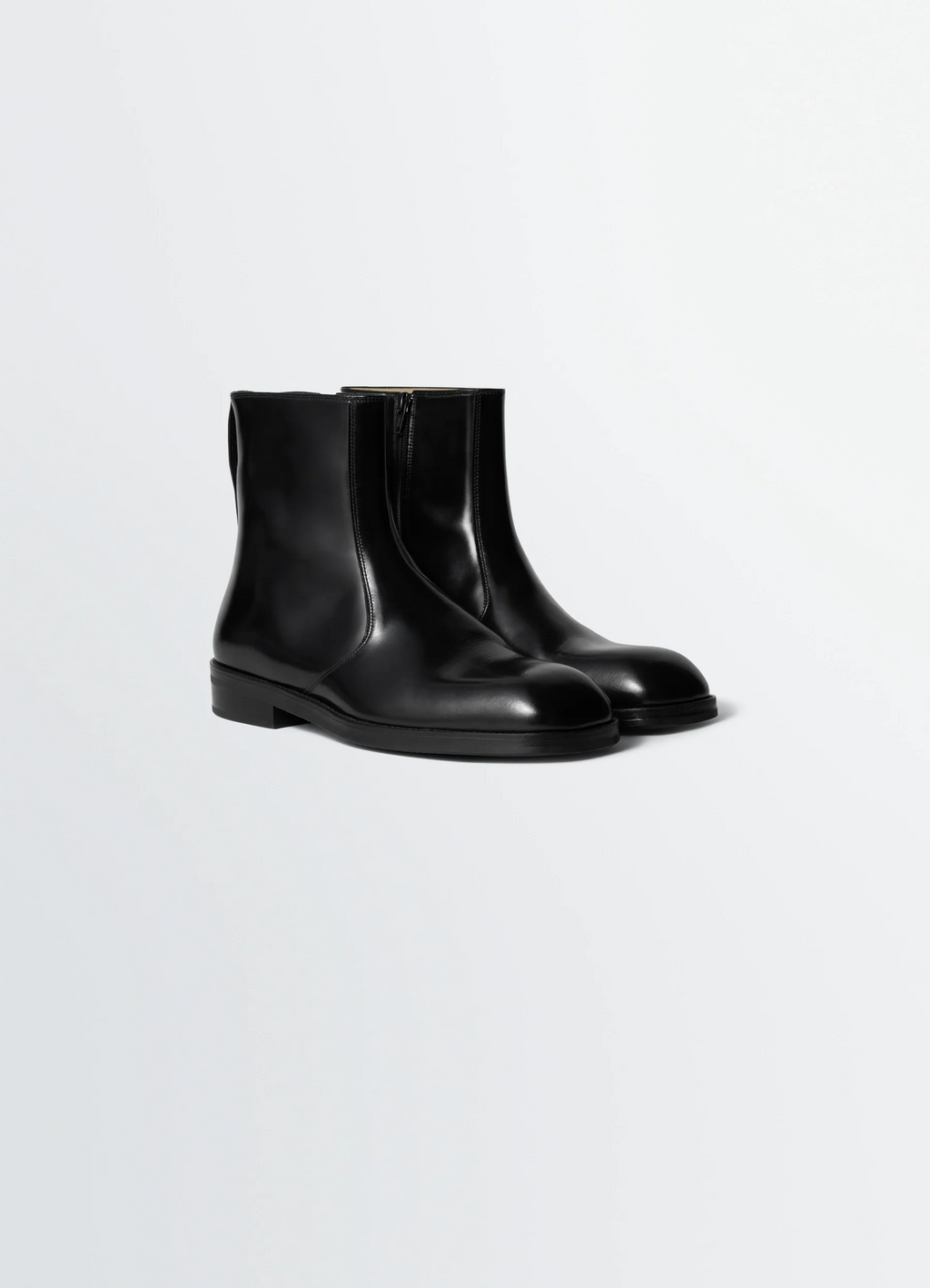 ZIPPED BOOTS IN SOFT CALFSKIN LEATHER