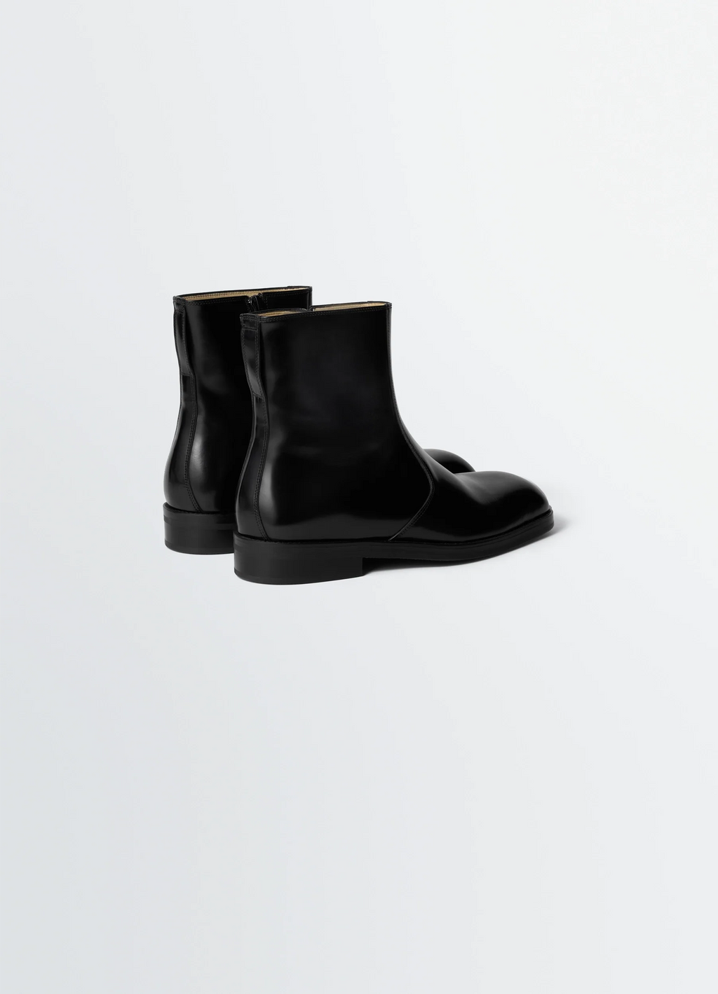 ZIPPED BOOTS IN SOFT CALFSKIN LEATHER