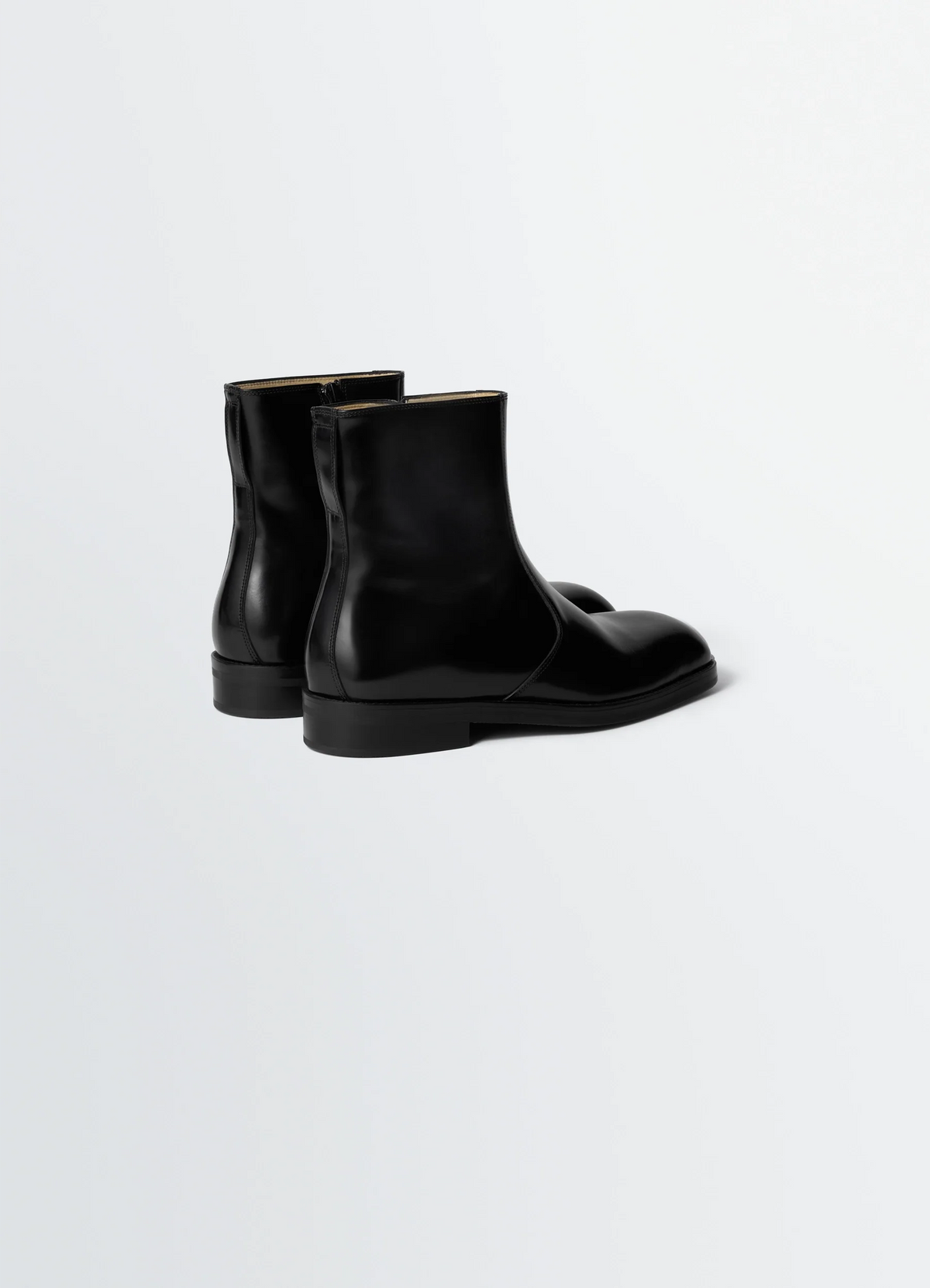 ZIPPED BOOTS IN SOFT CALFSKIN LEATHER