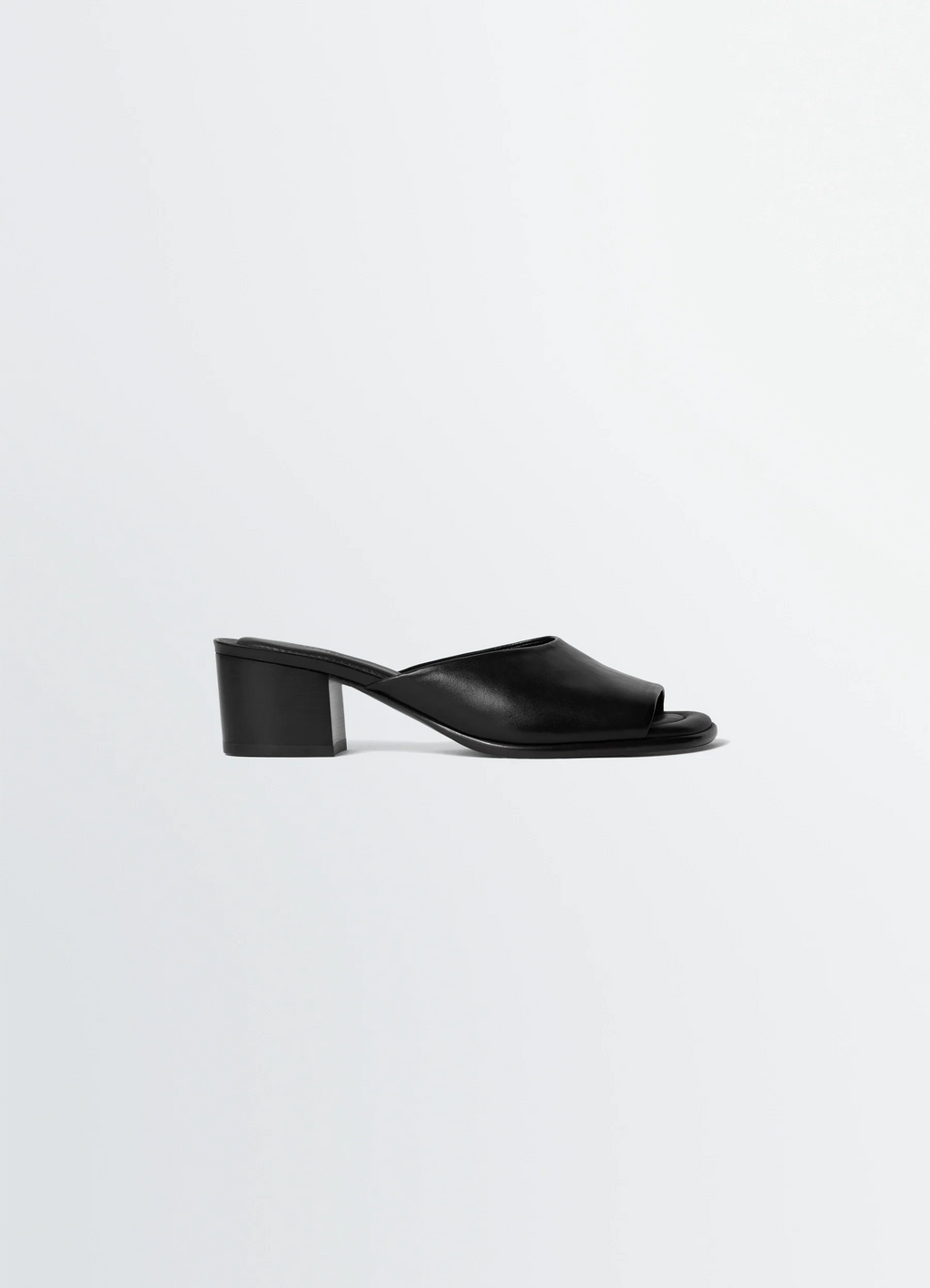 SQUARE-HEELED MULES 55 MM IN GLOSSY VEGETABLE LEATHER