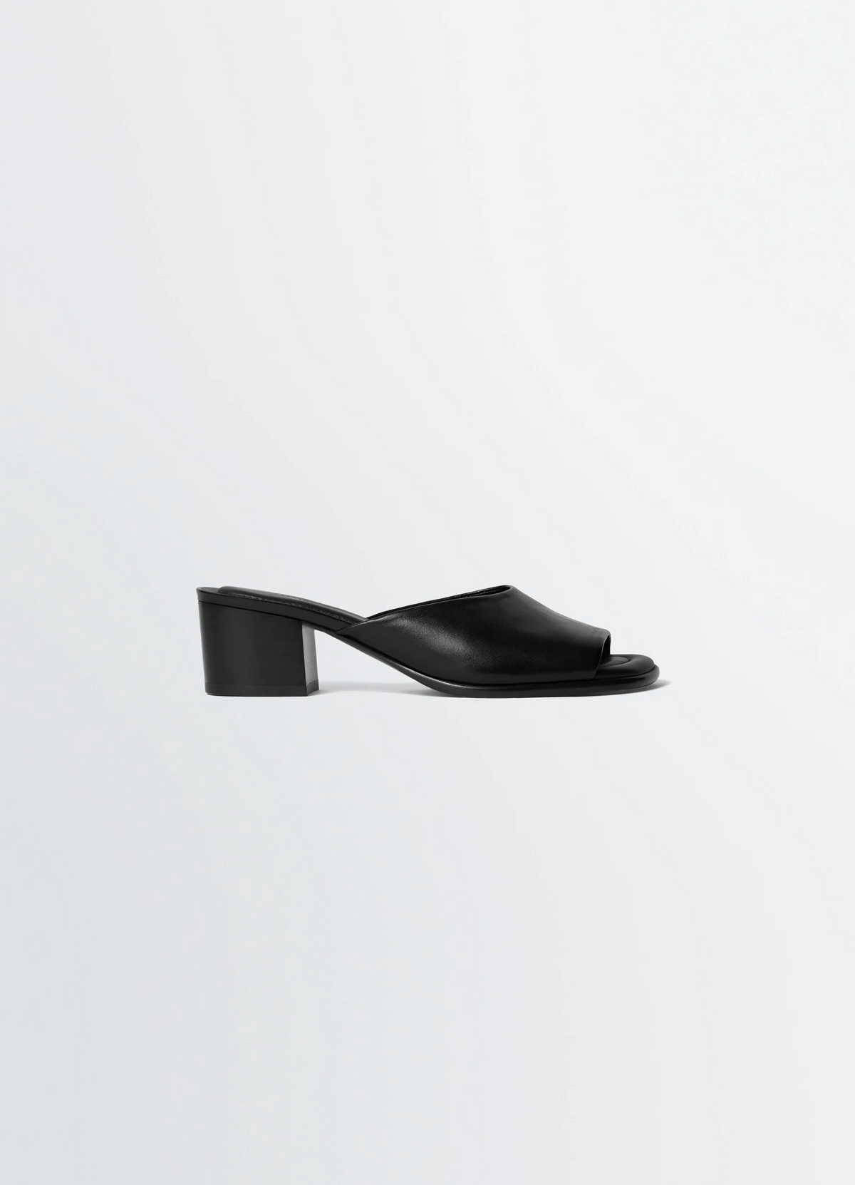 SQUARE-HEELED MULES 55 MM IN GLOSSY VEGETABLE LEATHER