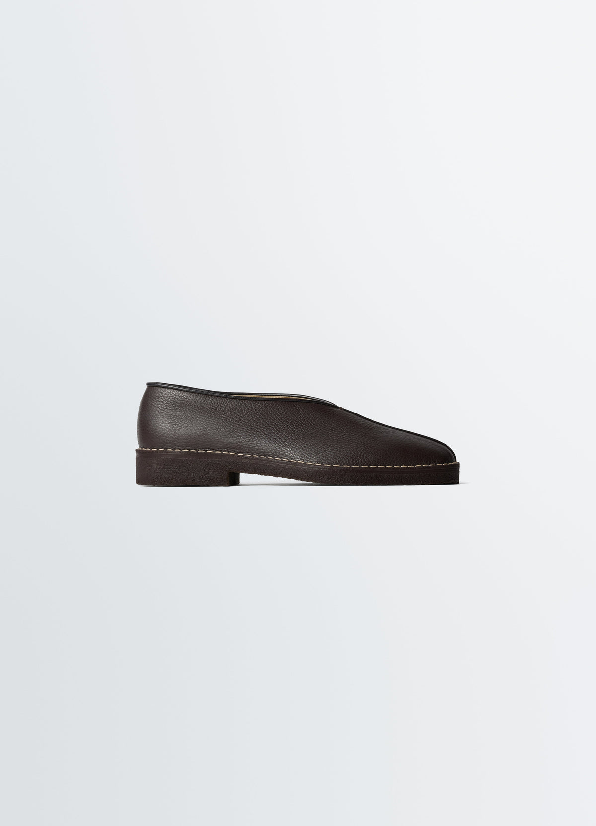 PIPED CREPE SLIPPERS IN GRAINED COW LEAHER