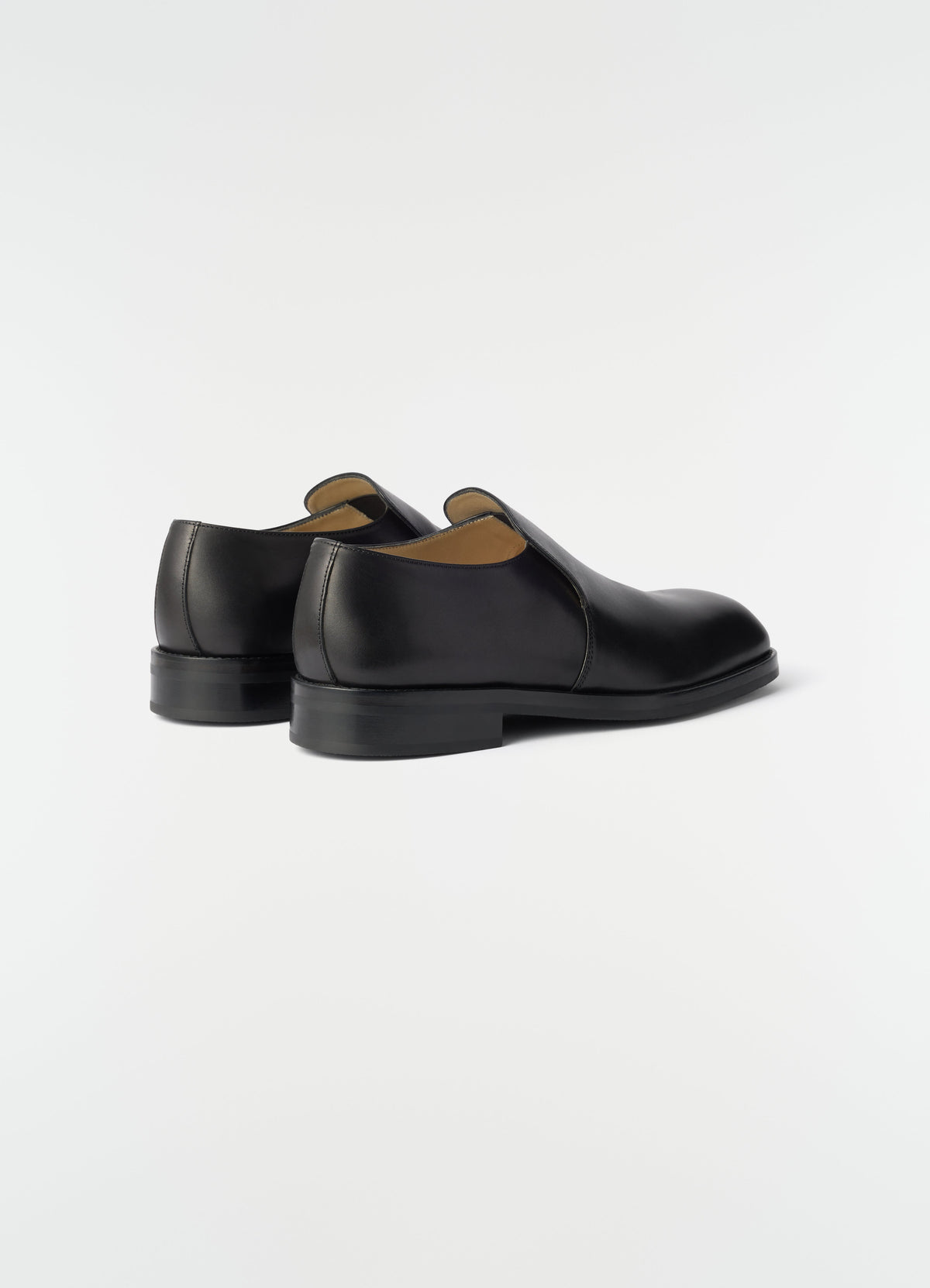 FORMAL SLIP ON IN SHINY VEGETABLE LEATHER