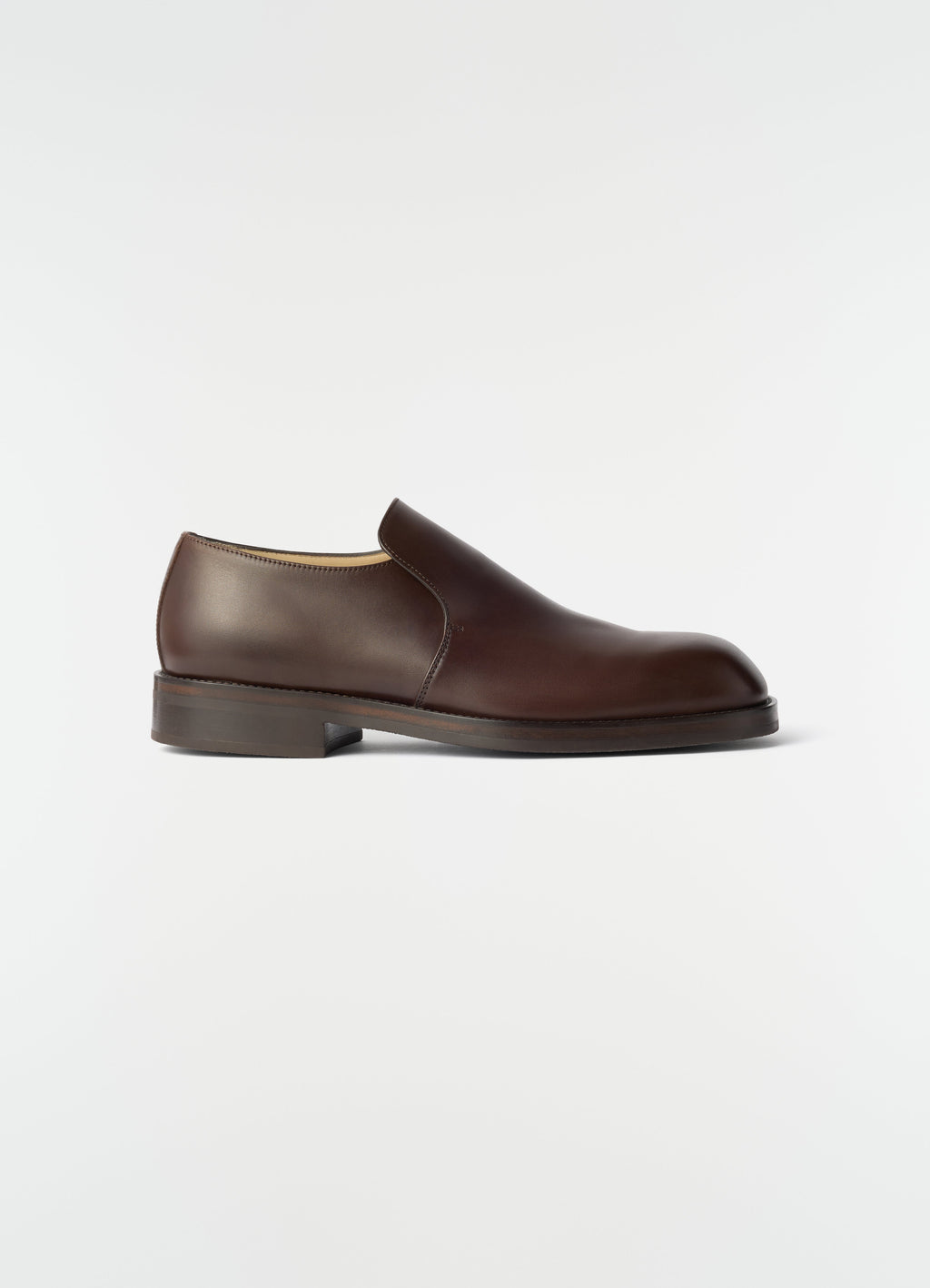 FORMAL SLIP ON IN SHINY VEGETABLE LEATHER