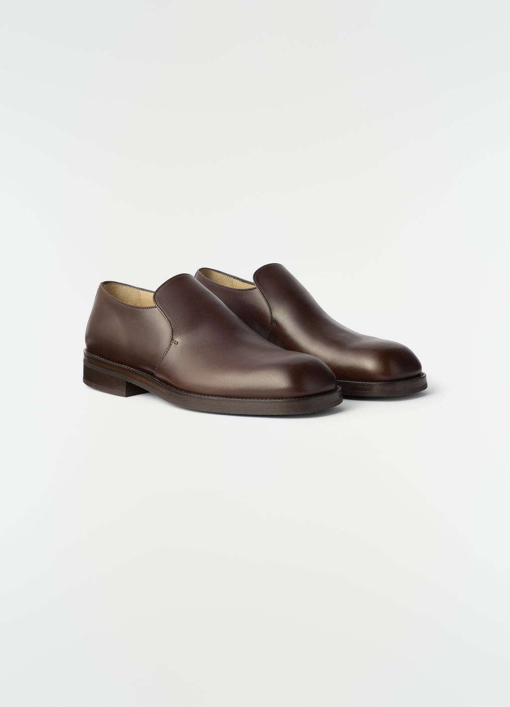 FORMAL SLIP ON IN SHINY VEGETABLE LEATHER