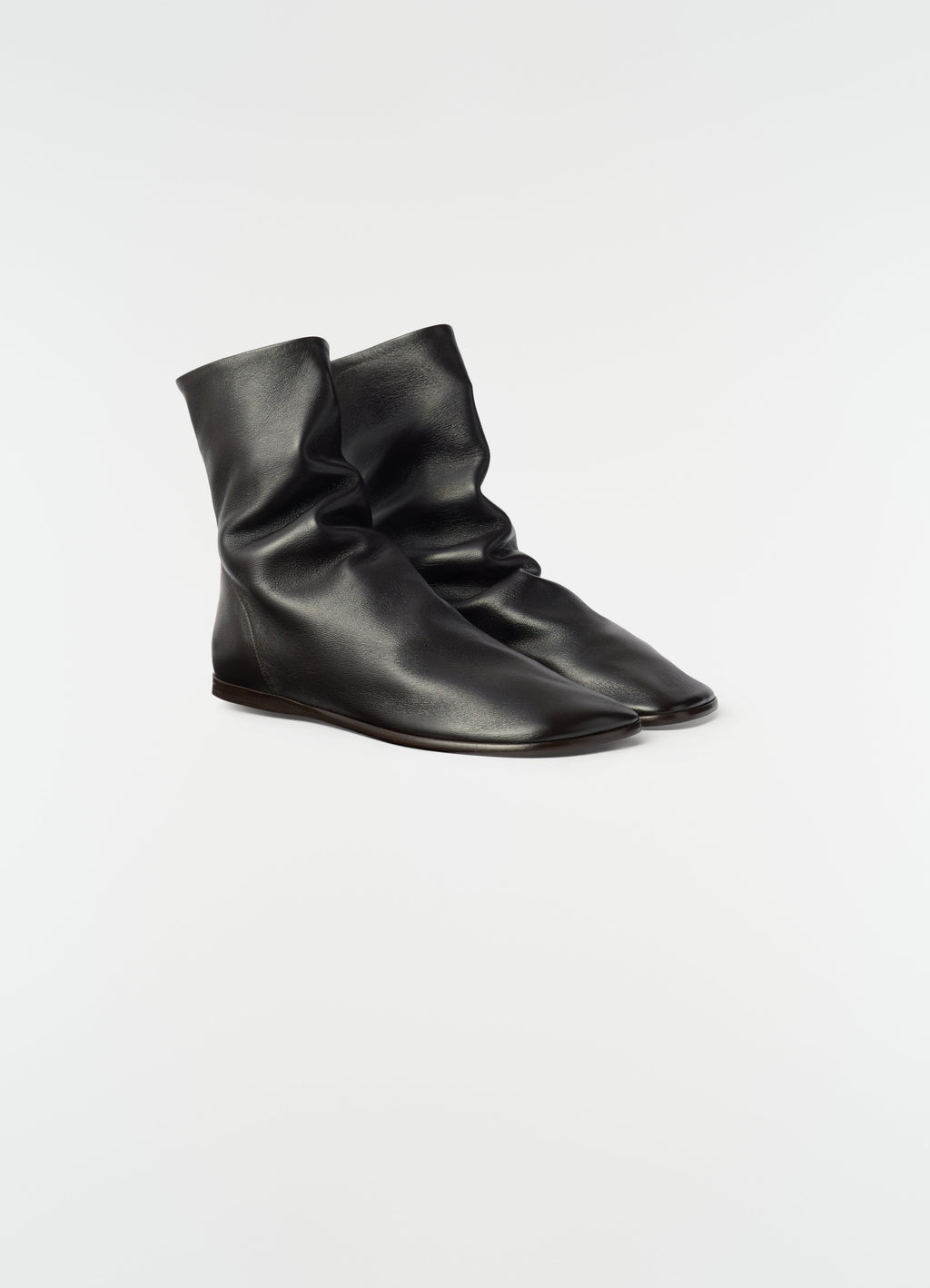 GLOVE FLAT ANKLE BOOTS IN SHINY NAPPA LAMB LEATHER