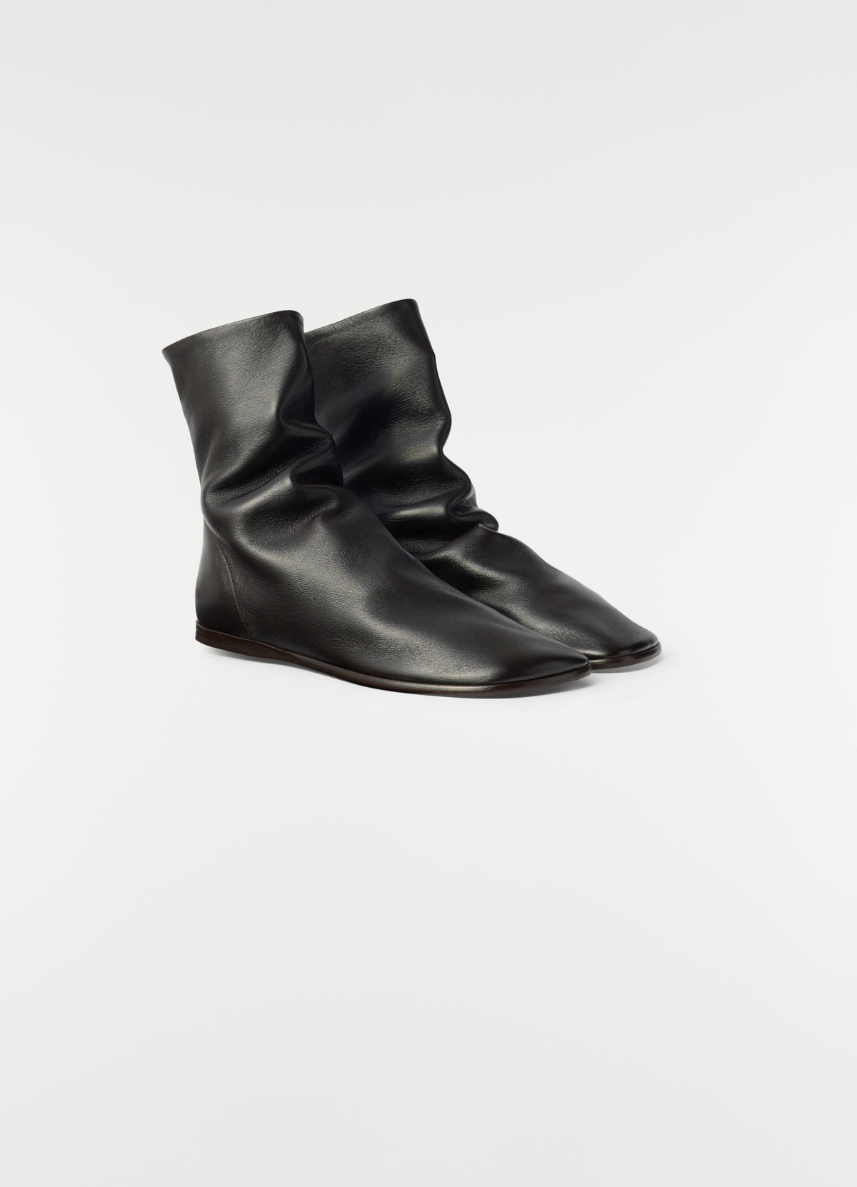 GLOVE FLAT ANKLE BOOTS IN SHINY NAPPA LAMB LEATHER