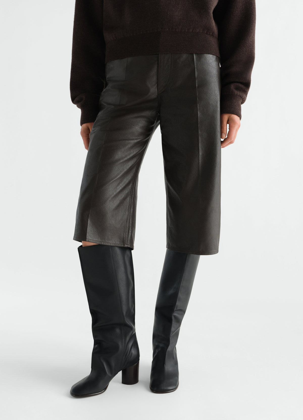 CREASE SLEEVE BOOTS IN SOFT SHINY CALF LEATHER