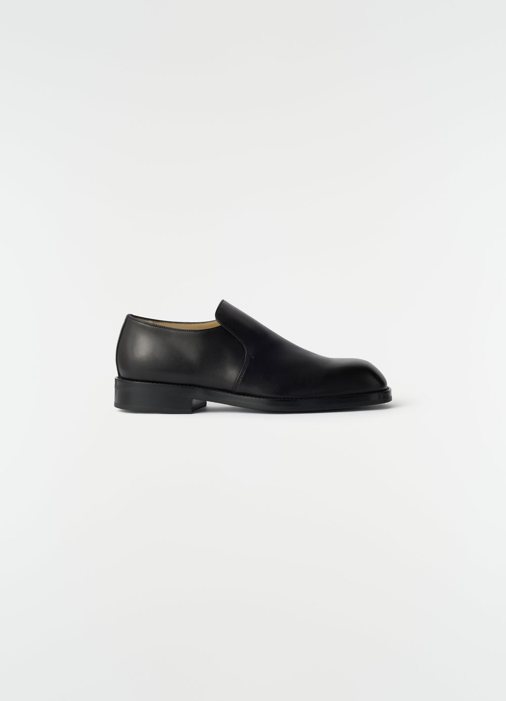 MOCASSIN HABILLÉ EN CUIR VÉGÉTAL BRILLANT