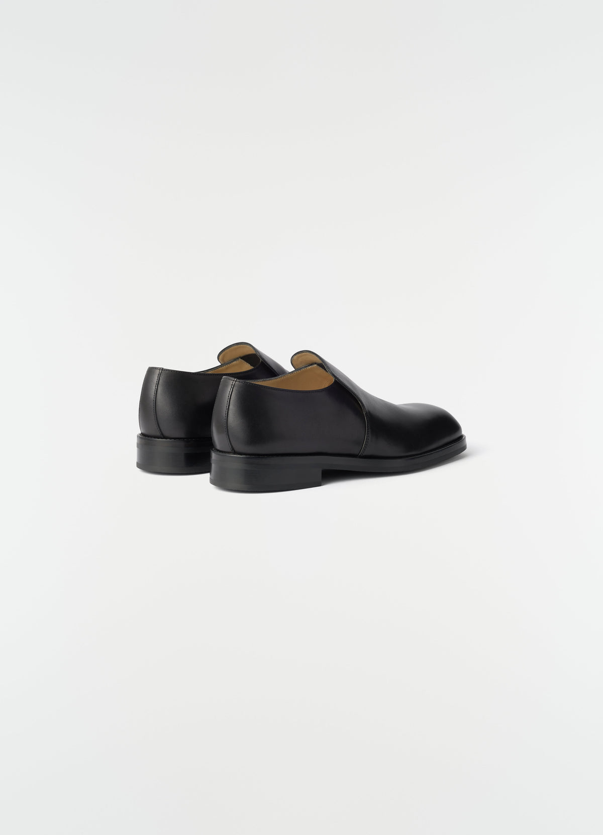 MOCASSIN HABILLÉ EN CUIR VÉGÉTAL BRILLANT