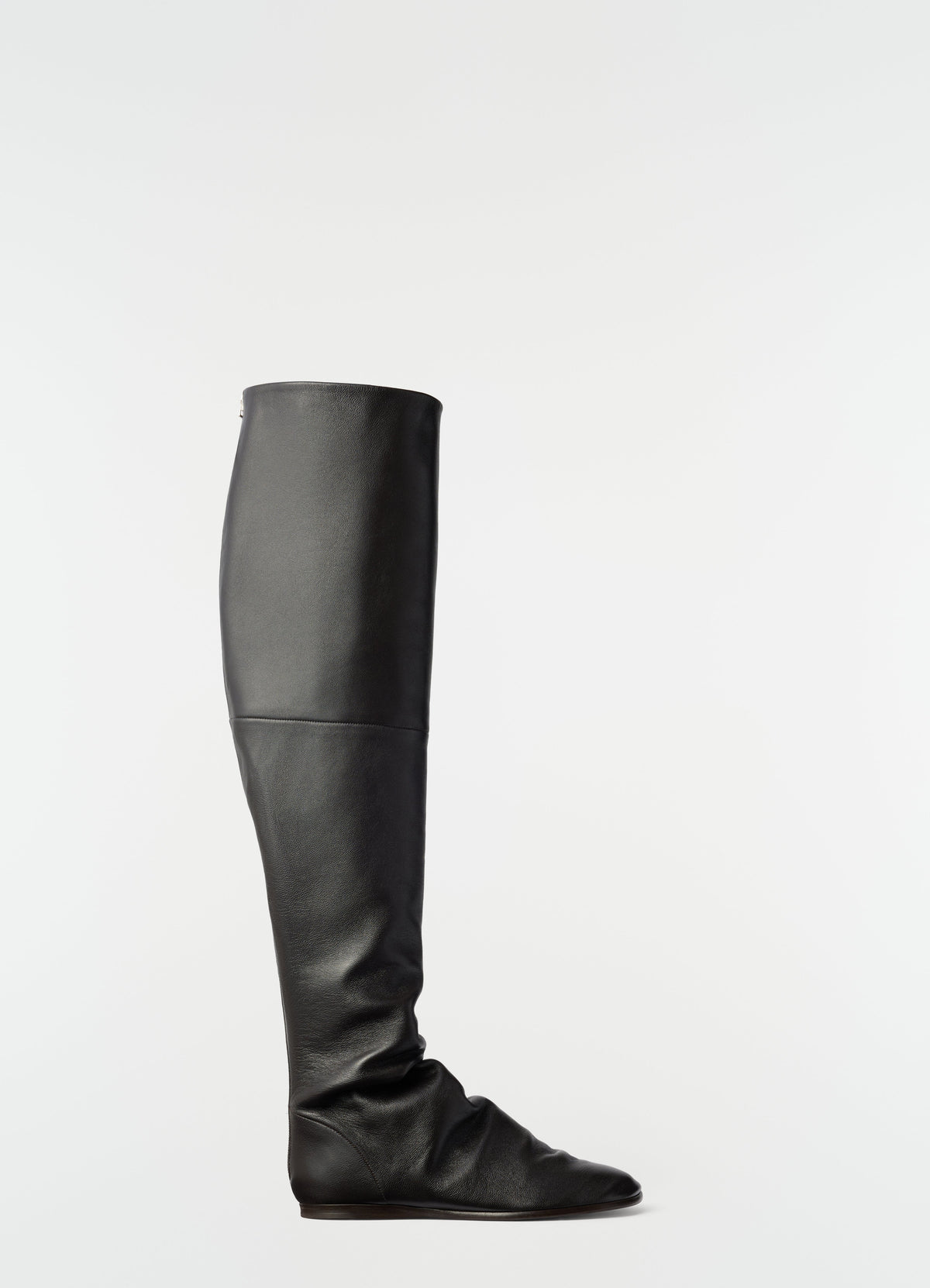 KNEE TOP GLOVE FLAT BOOTS IN SHINY NAPPA LAMB