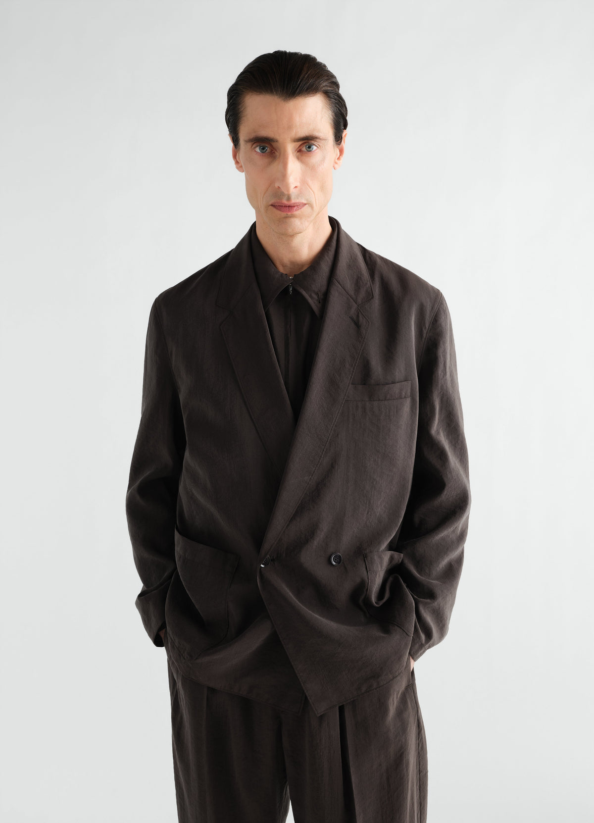VESTE SOUPLE À DOUBLE BOUTONNAGE EN SOIE SÈCHE