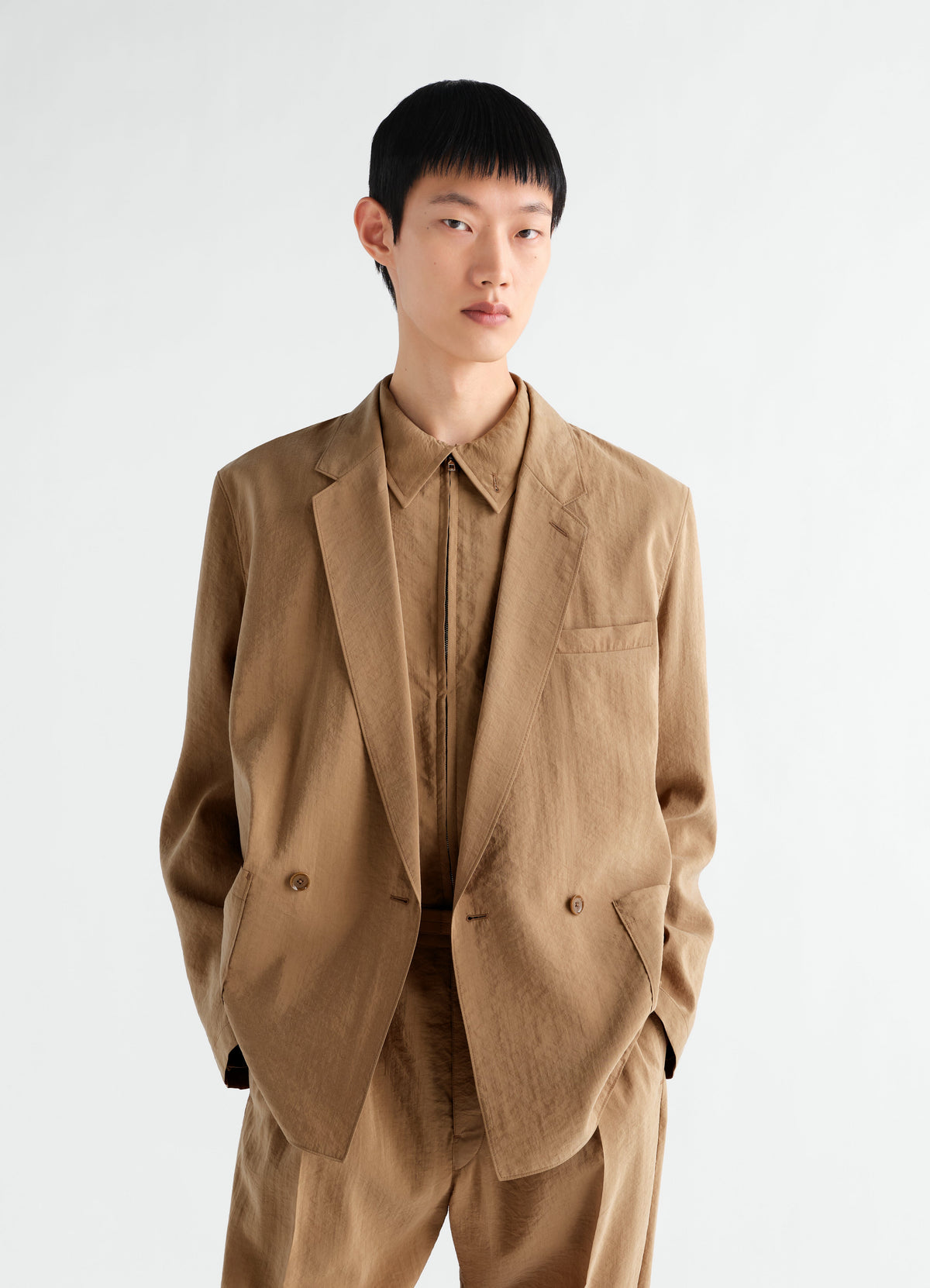 SOFT DOUBLE-BREASTED JACKET IN DRY SILK